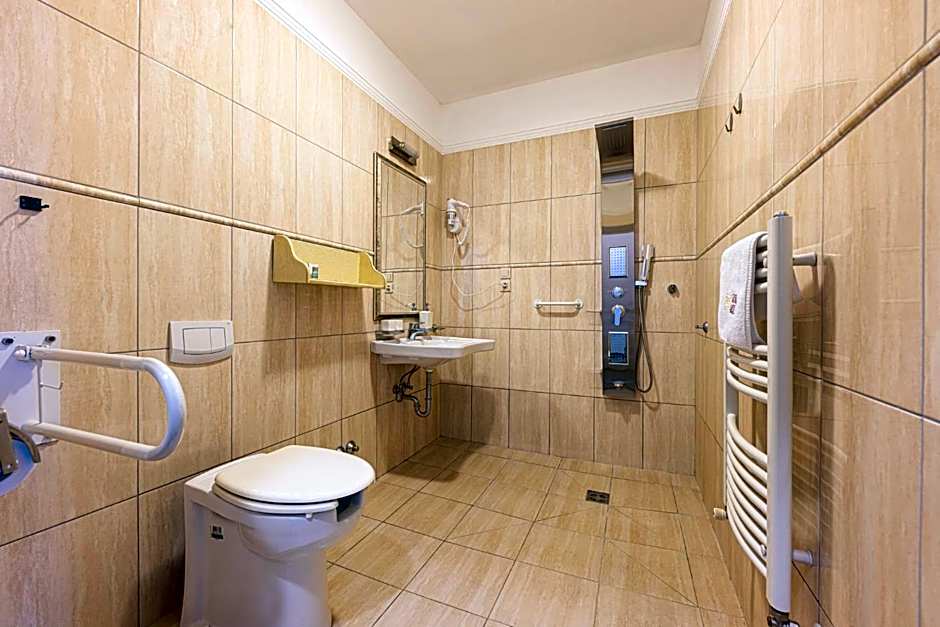 Bazilika alatt Panzió