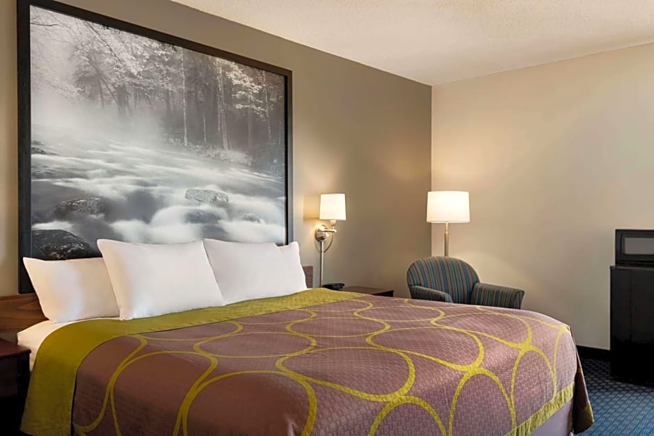 Super 8 by Wyndham Liverpool/Syracuse North Airport