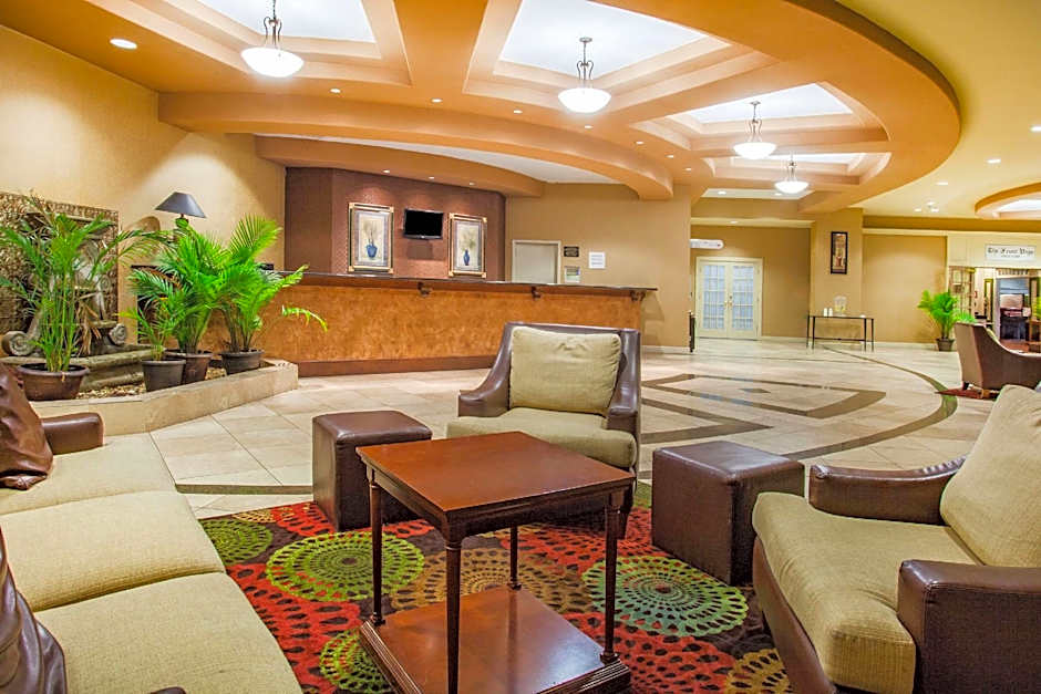 Ramada by Wyndham Jacksonville I-95 by Butler Blvd – Jacksonville, FL