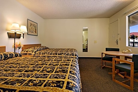 1 King Bed Non-Smoking