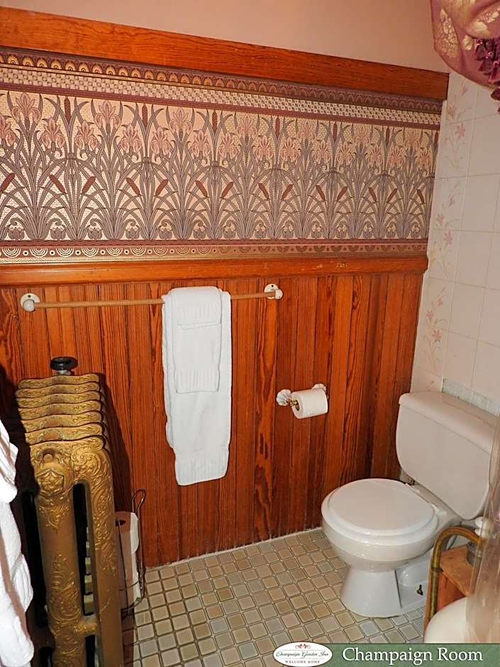 Champaign Garden Inn