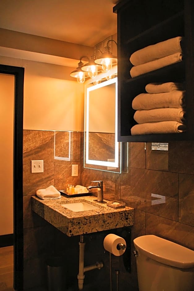 Iron Springs Luxury Lodge & Spa