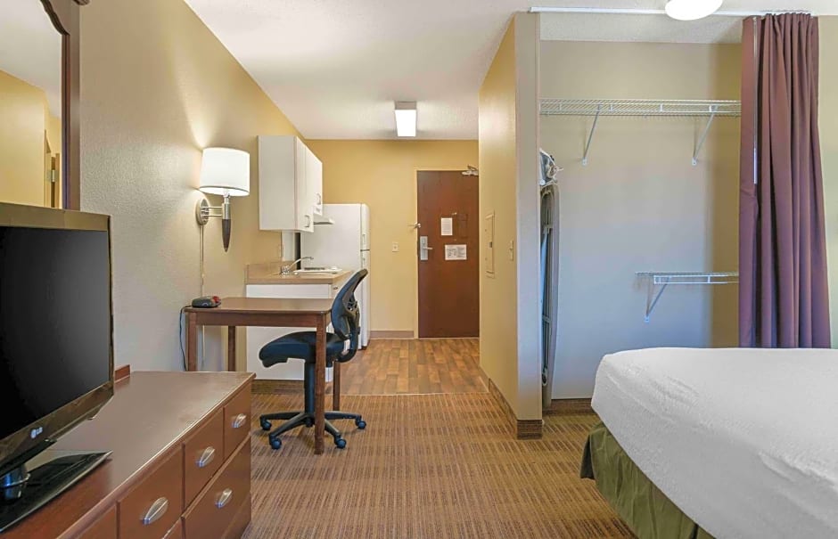 Extended Stay America Suites - Detroit - Metropolitan Airport