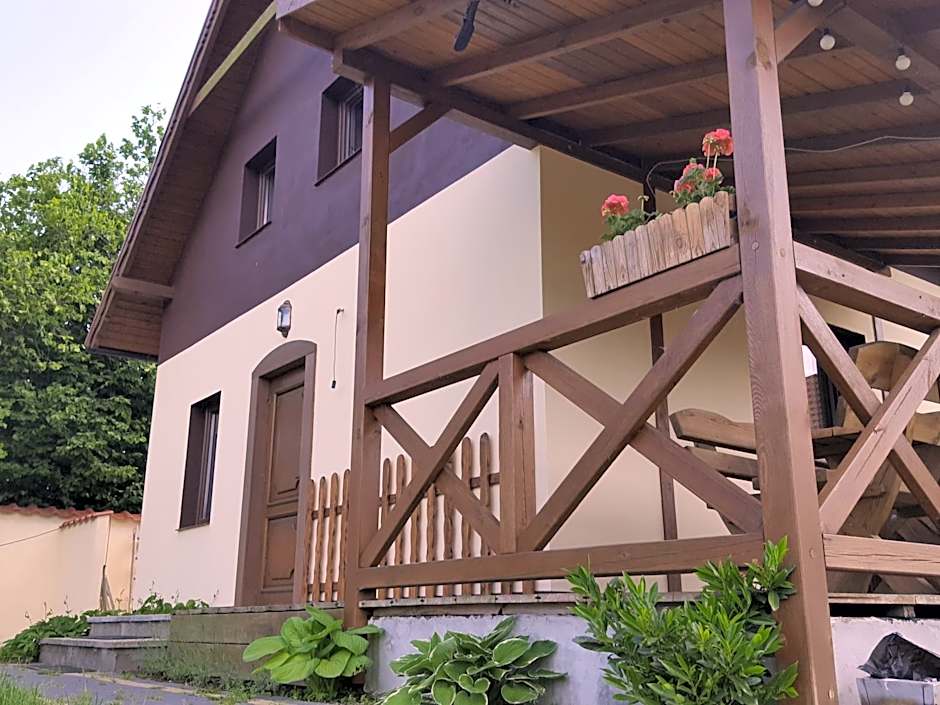 Pokoje i domki Saraceńska Chata