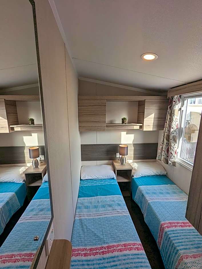 Swift Loire Holiday Home sleeps 6 Haven Littlesea