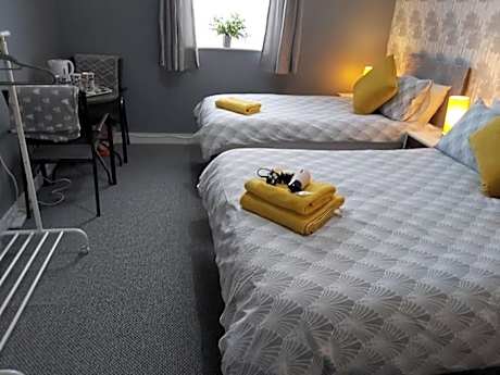 Triple Room with Shared Bathroom