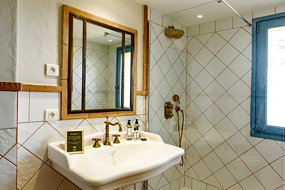 Casa Santini x Roc Seven