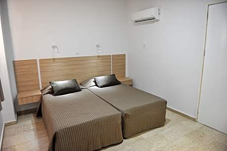 ONE BEDROOM INLAND VIEW (old section)