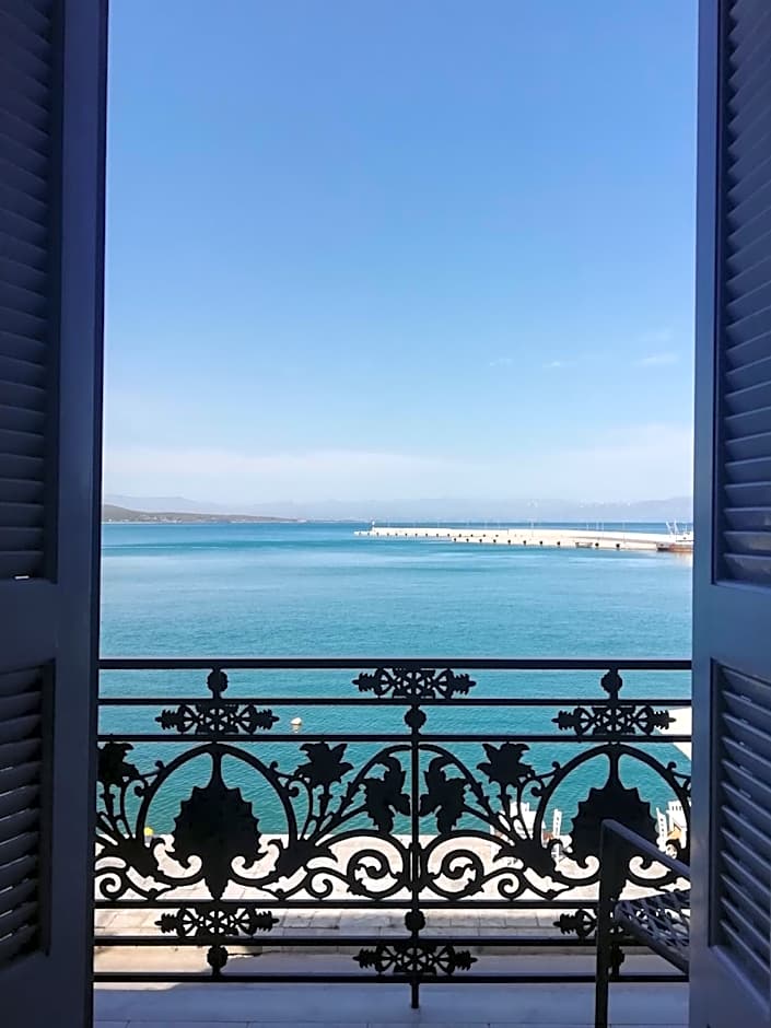 Leonidas Hotel
