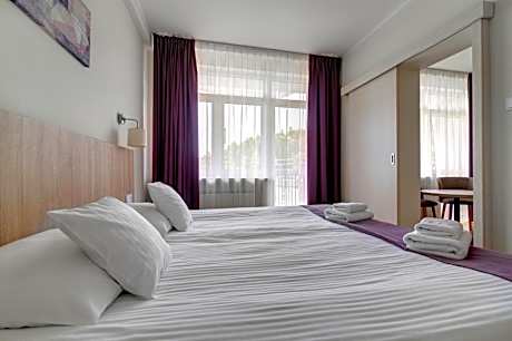 Studio with Mountain View