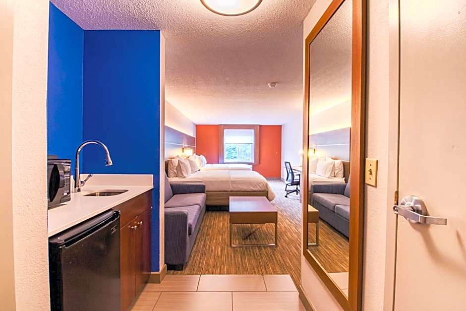 Holiday Inn Express & Suites Lincoln East - White Mountains By IHG