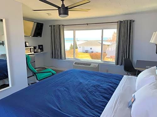Beachfront Inn