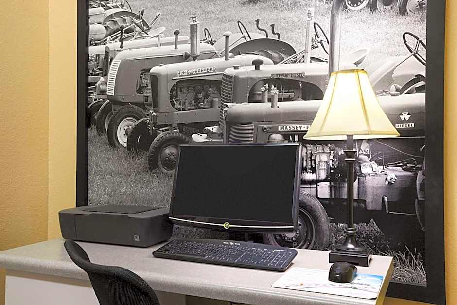 Super 8 by Wyndham Salem