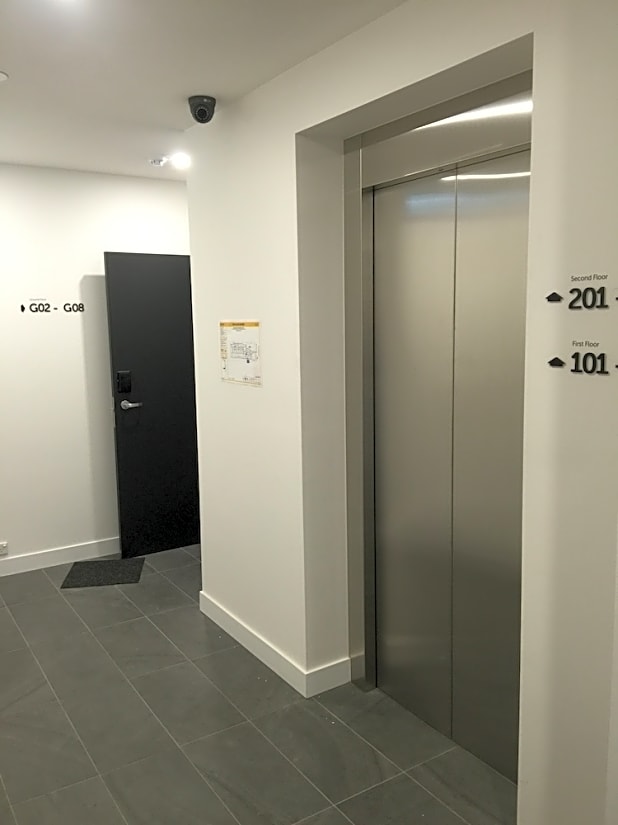 Whitehorse Apartments Hotel