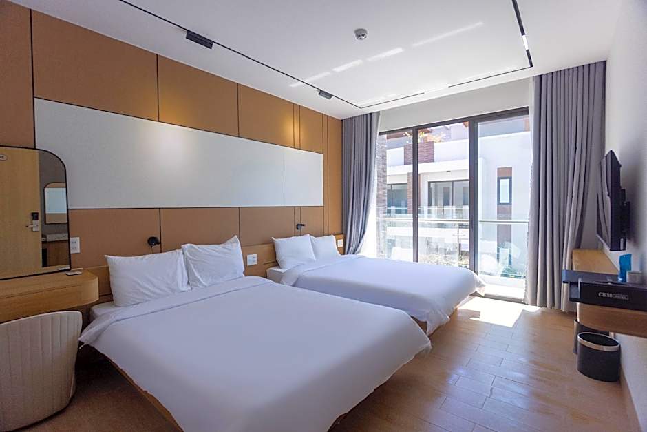 Deluxe 2 Beds, Port View — 6 fotoğraftan 1. fotoğraf