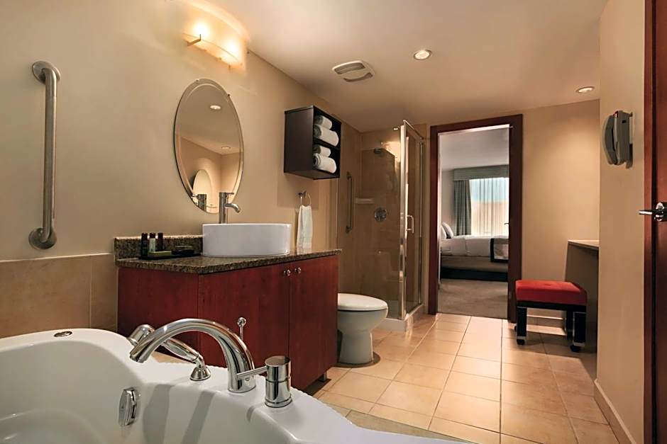 Embassy Suites by Hilton Montreal