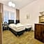 Hostel Helvetia - Private Rooms in City Center