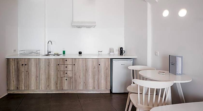 Amphitrite Suites Santorini