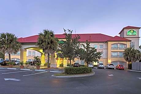La Quinta Inn & Suites by Wyndham Fort Myers Airport