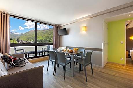 One-Bedroom Apartment (6 Adults)