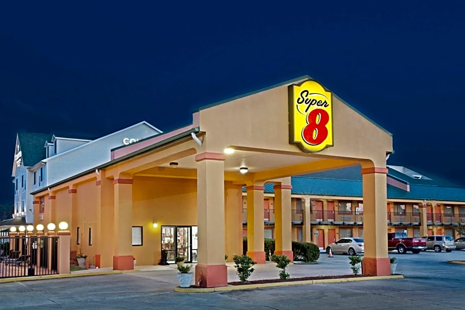 Super 8 by Wyndham Covington
