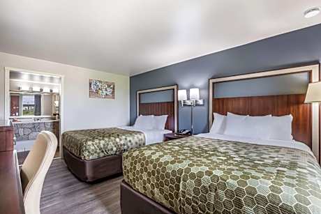 Standard Queen Room with Two Queen Beds - Non-Smoking