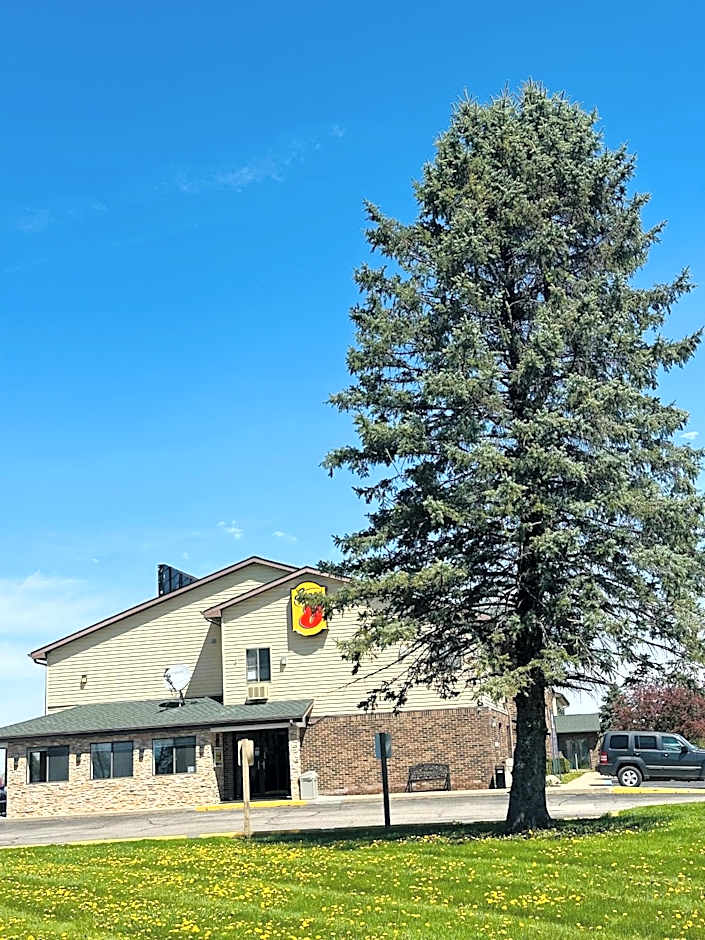 Super 8 by Wyndham Imlay City