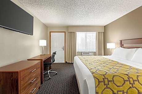 Queen Room with Bath Tub - Mobility Accessible/Non-Smoking