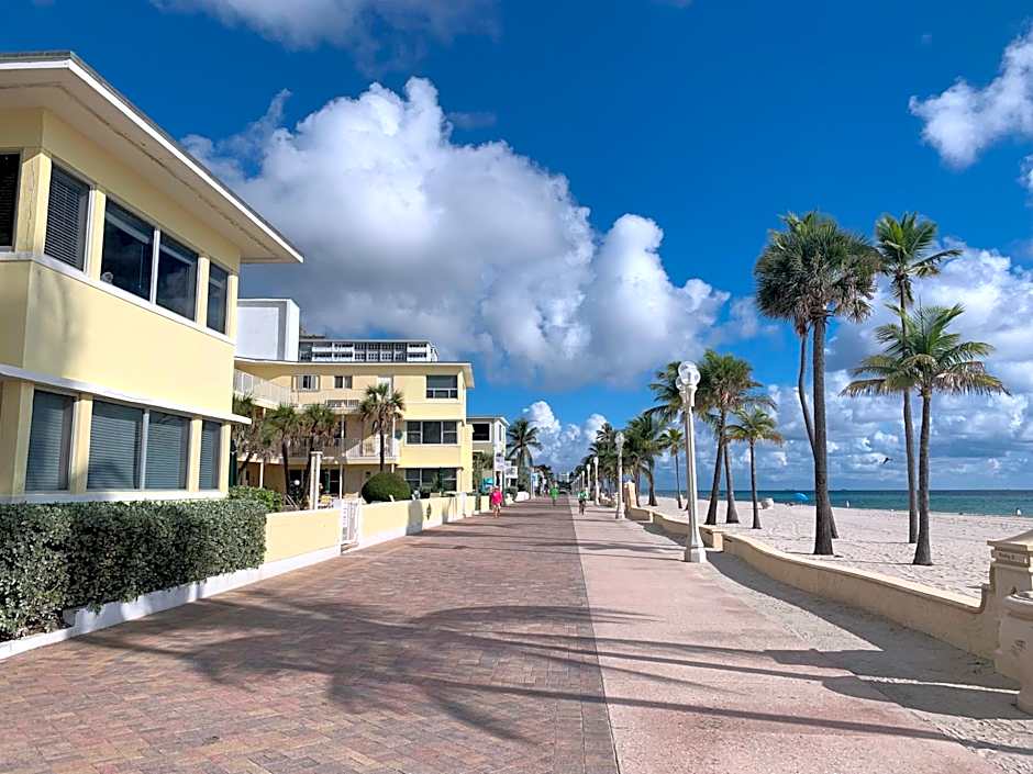 Tiana Beach Inn