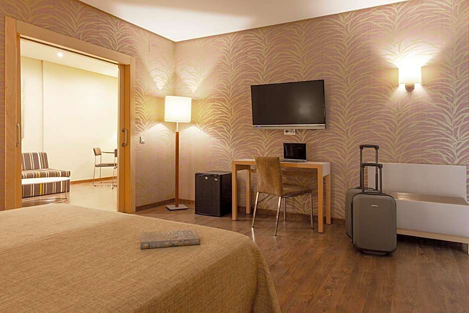 Photo 1 of 9 of Family Junior Suite