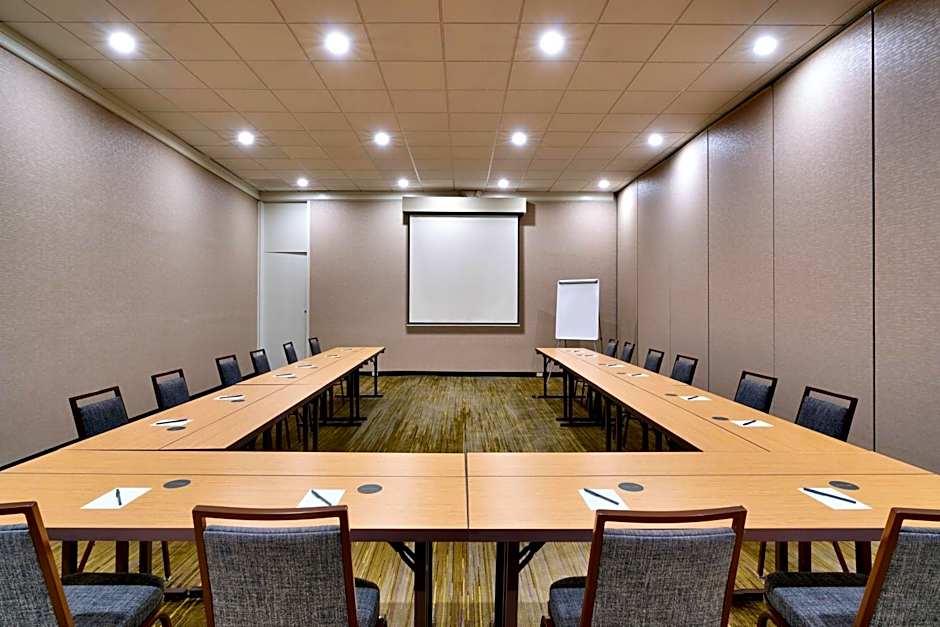 Courtyard by Marriott Charlotte Airport LoSo