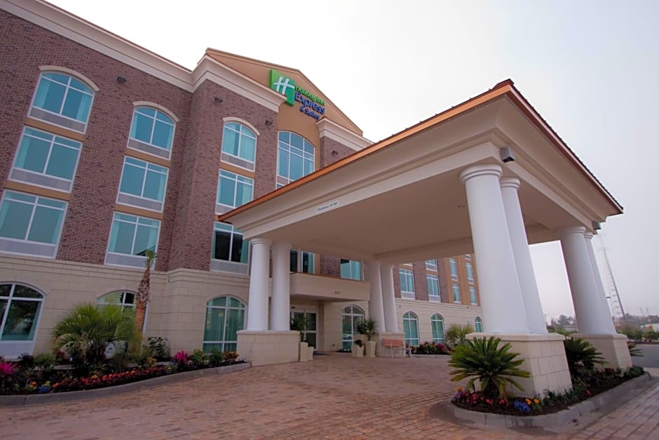 Holiday Inn Express and Suites North Charleston, an IHG Hotel