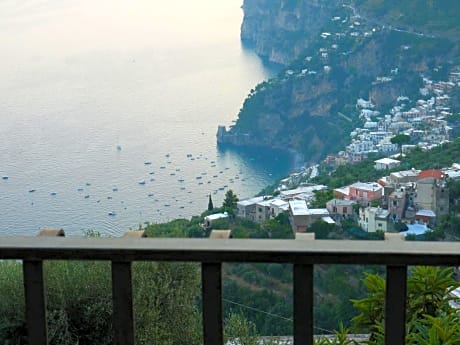 Deluxe Double Room with Balcony and Sea View