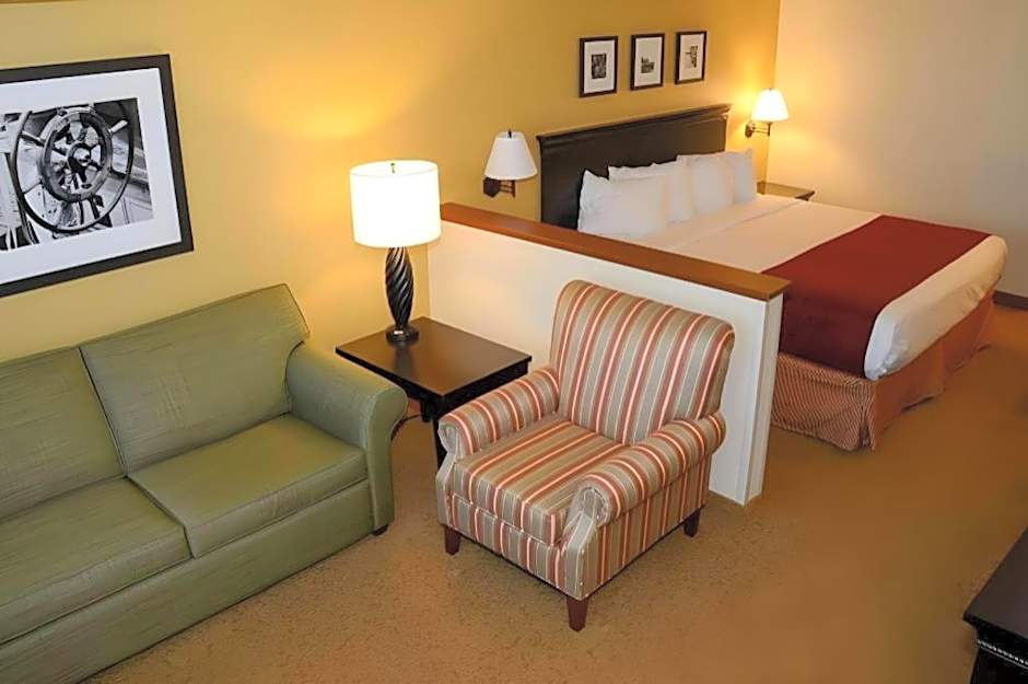 Country Inn & Suites by Radisson, Dundee, MI