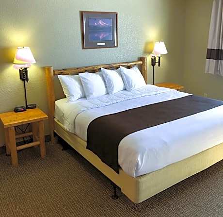 The Antler Lodge - Gardiner