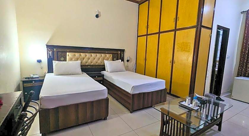 Lotus 1 Hotel