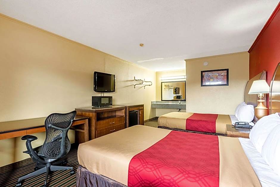 Econo Lodge Airport near Billy Graham Parkway