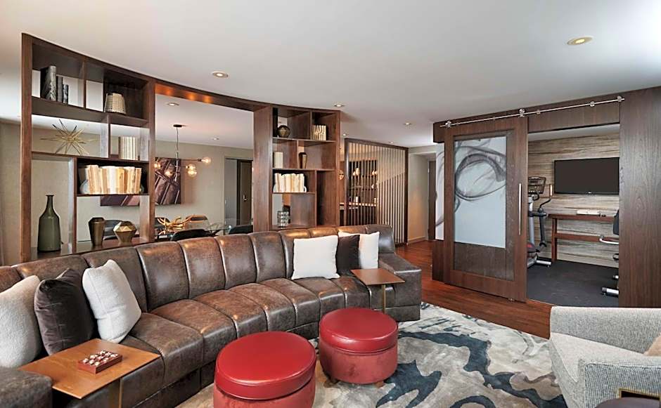 The Lofton Hotel Minneapolis, Tapestry Collection by Hilton