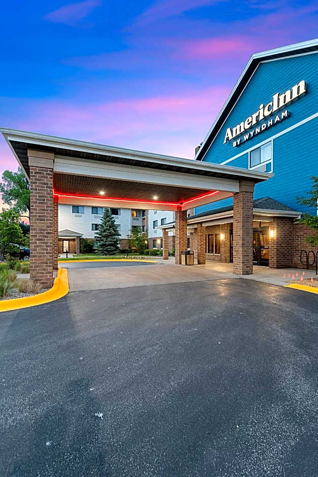 AmericInn by Wyndham Green Bay East