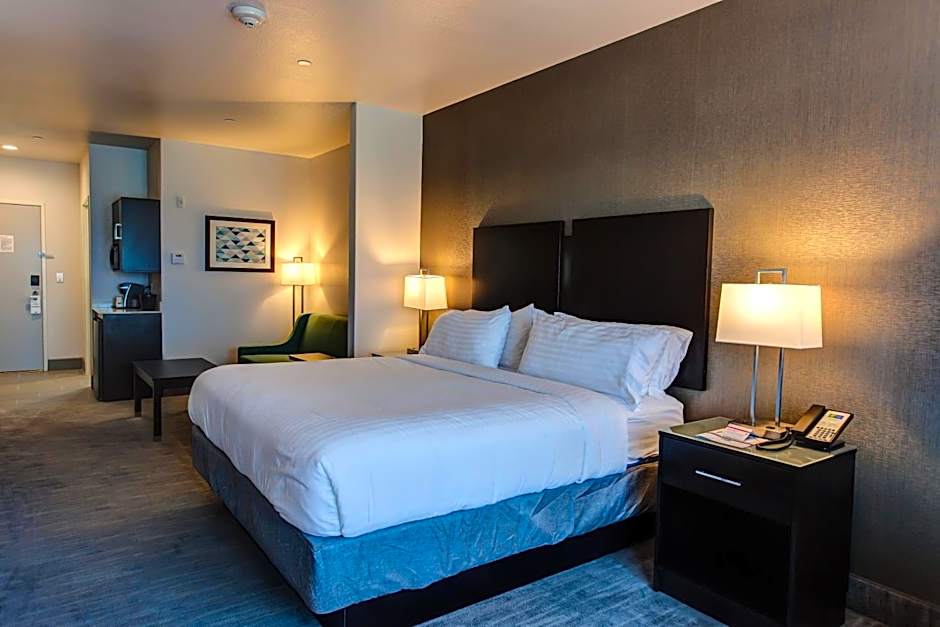 Holiday Inn Express & Suites Gatesville By IHG