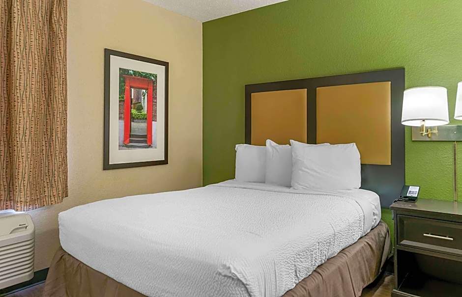 Extended Stay America Suites - Detroit - Madison Heights