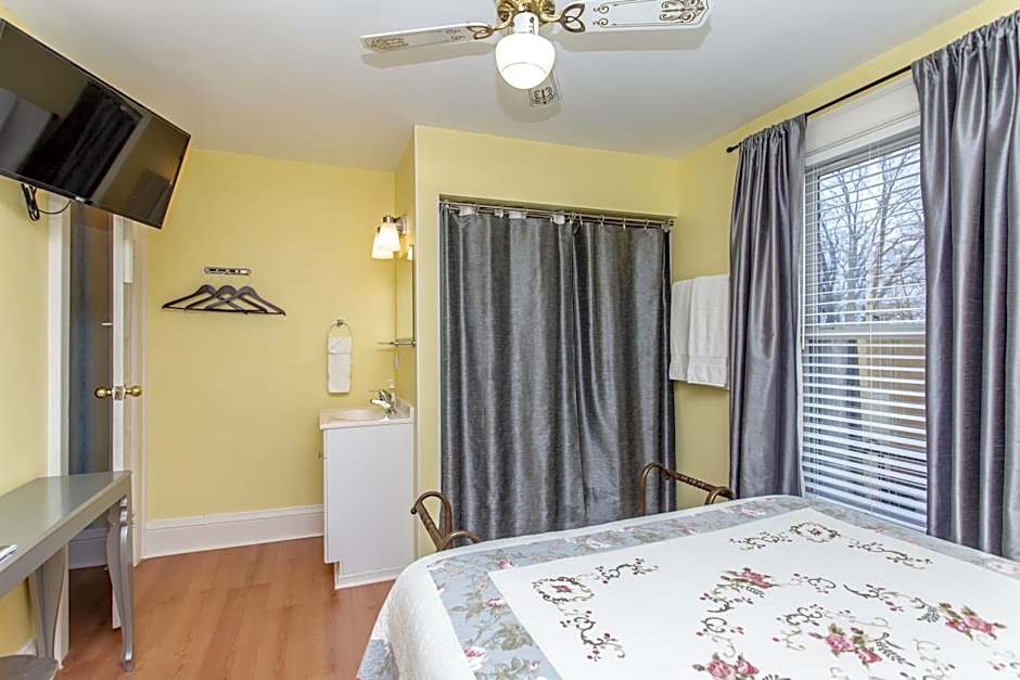 Ambiance By The Falls B&B