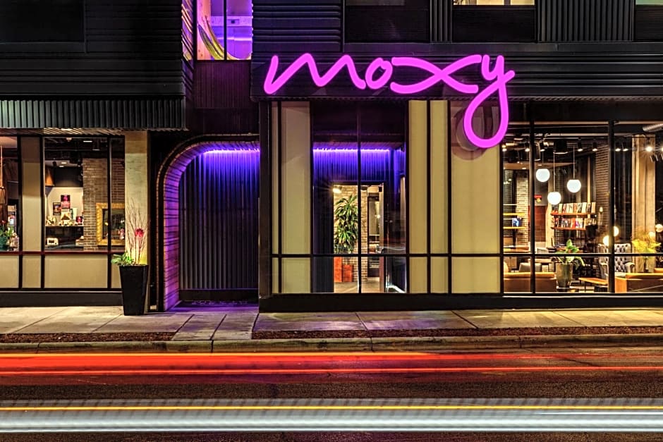 MOXY Minneapolis Uptown