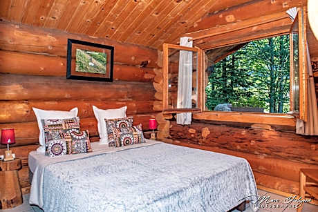 Chalet (8 Adults)