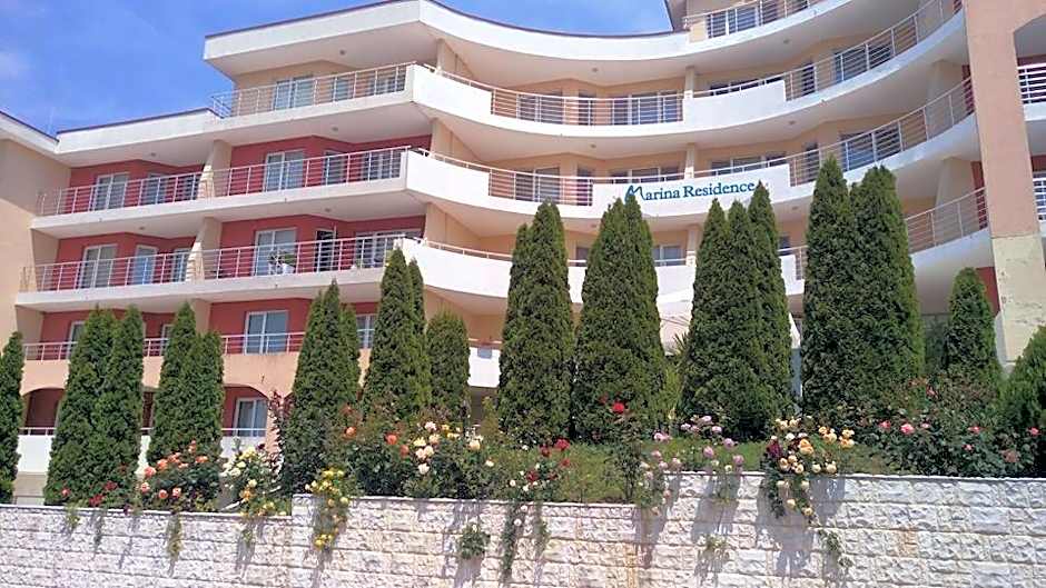 MARINA REZIDENCE ***