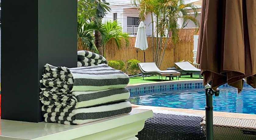 Tropical Palm Resort.