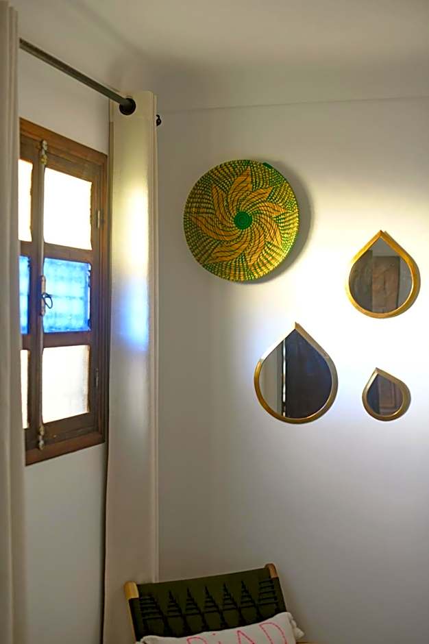 Riad Larbi Khalis