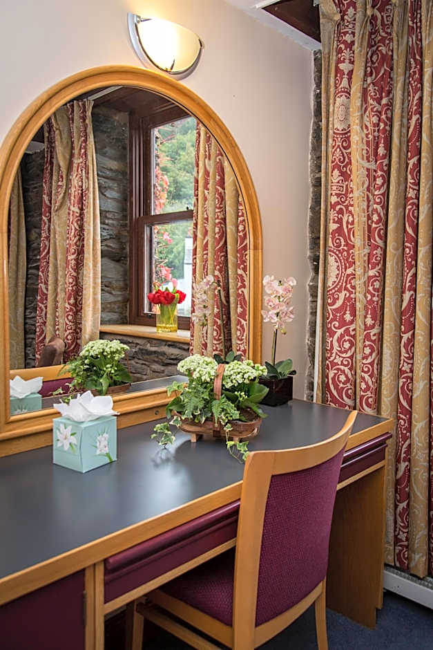 Whitewater Hotel & Spa