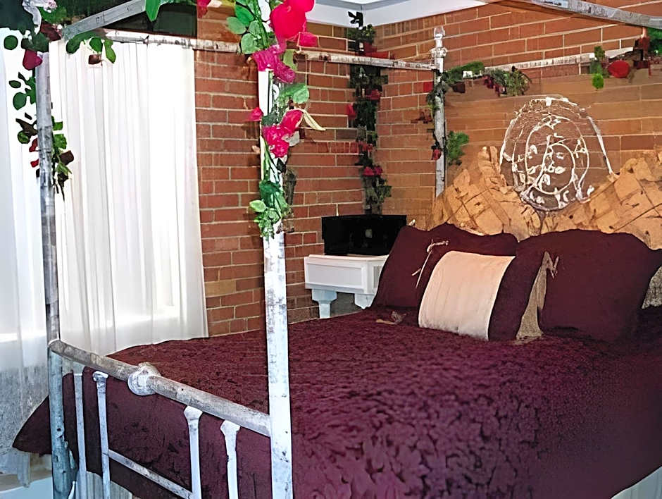 The Anniversary Inn - Fifth South