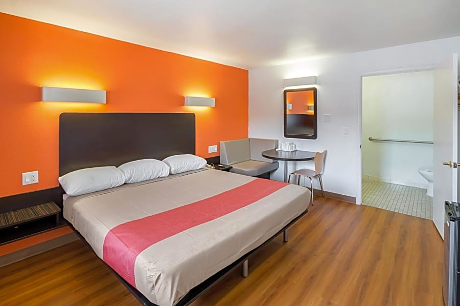 Motel 6-El Paso, TX - Airport - Fort Bliss